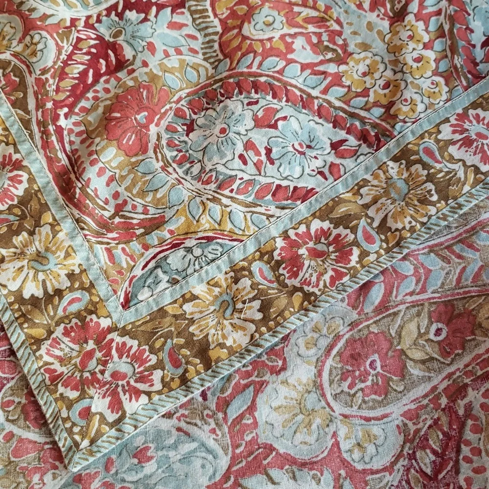 Pottery Barn BELLA PaisleyOrganic Cotton Floral Tablecloth & Cloth Napkin Set